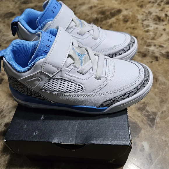 Nike Kids White and Light Blue Sneakers